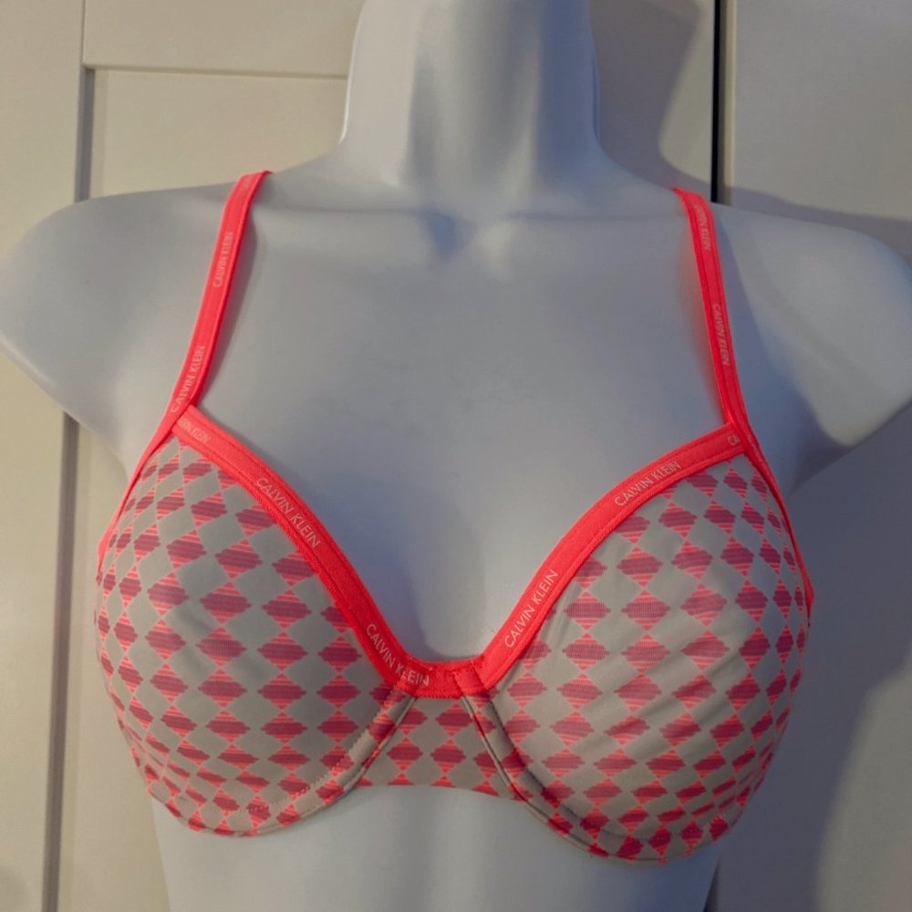 New Calvin Klein Bra and Panty Set